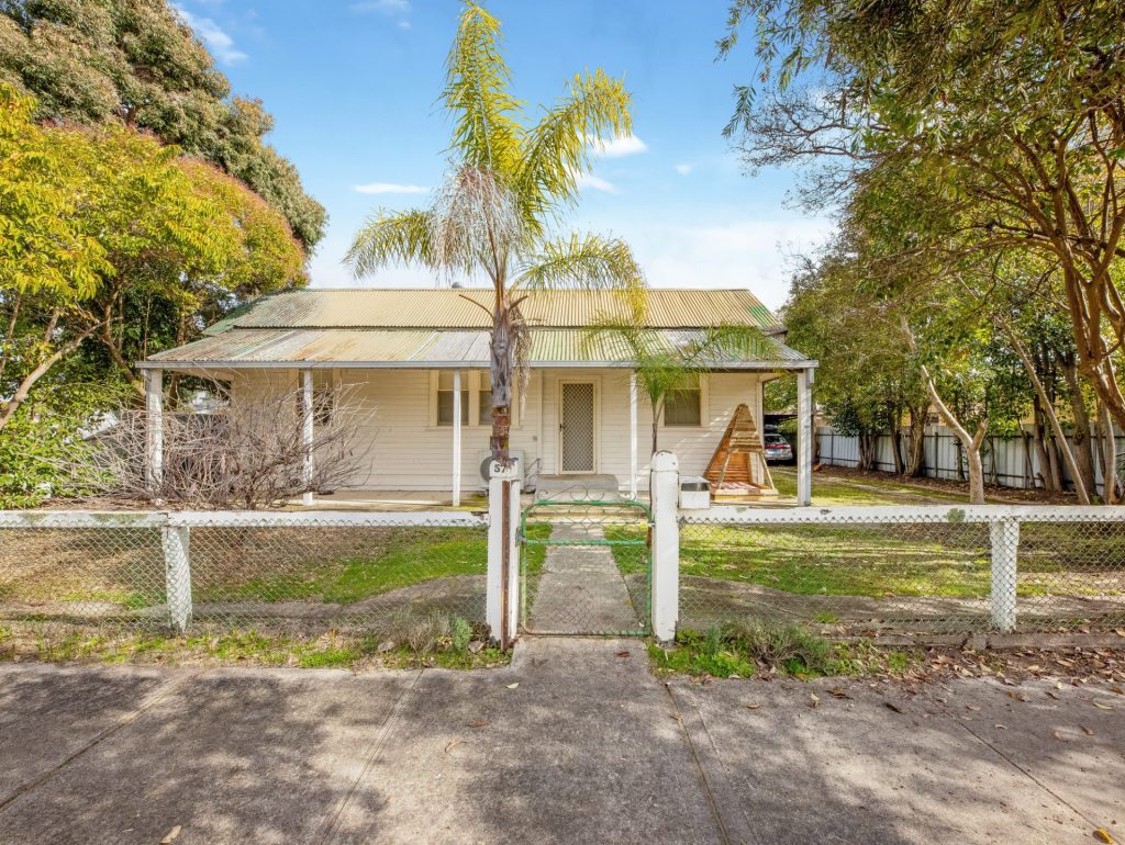 Dean Star property