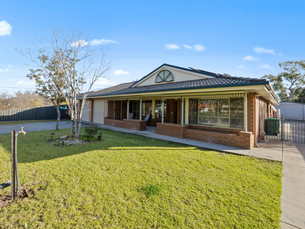 Kristy Leathem property